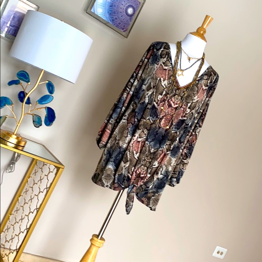 Snake print top